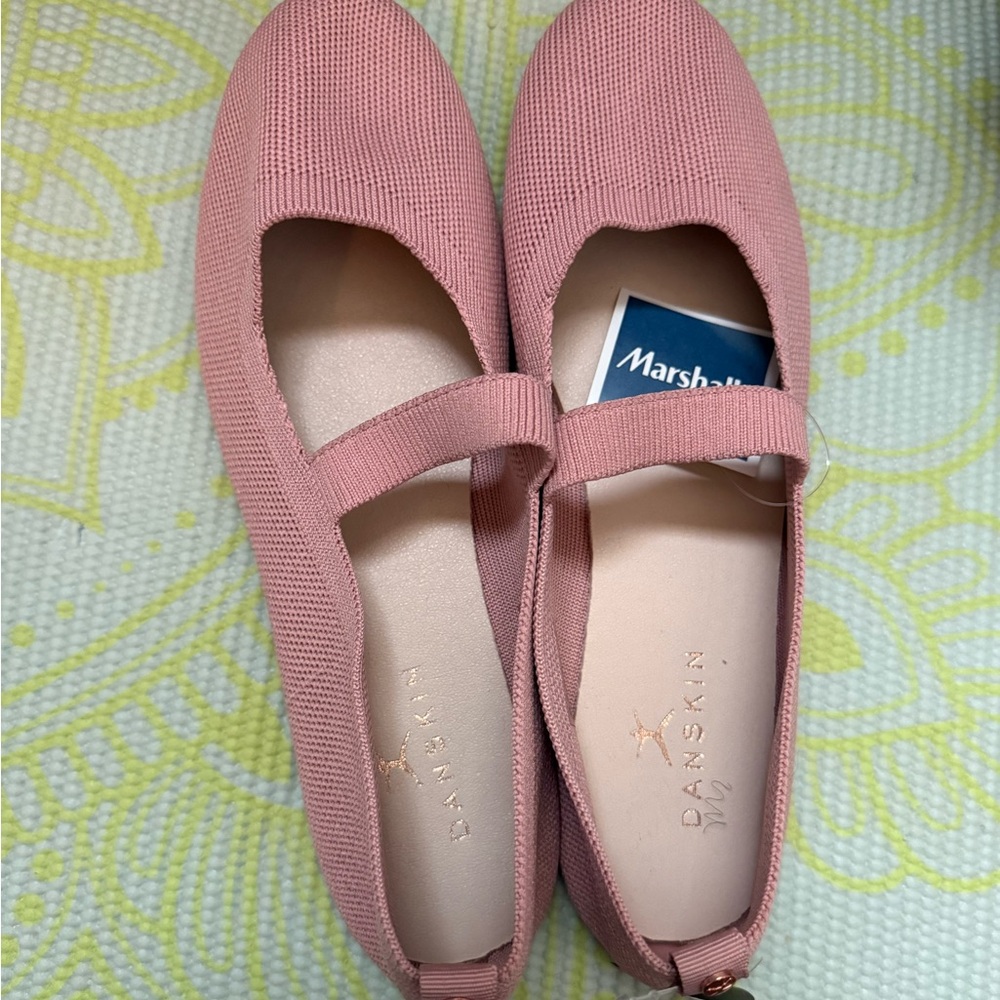 Danskin Pink Flats